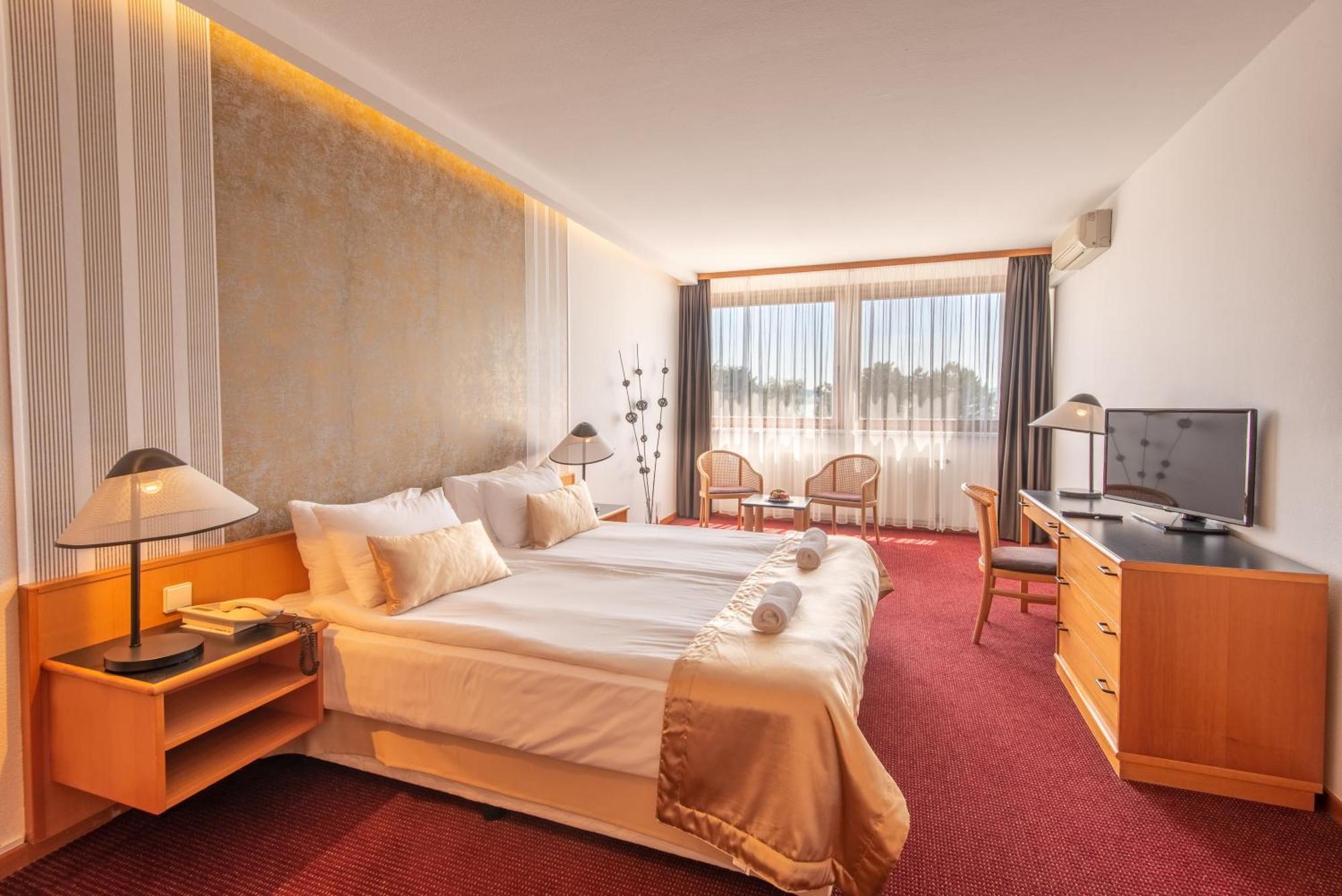 Hotel Club Tihany Luaran gambar